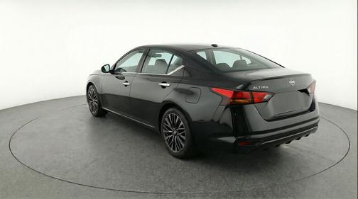 Super Black 2025 Nissan Altima SV FWD