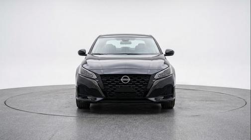 Super Black 2025 Nissan Altima SV FWD