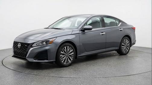 Gun Metallic 2025 Nissan Altima SV FWD