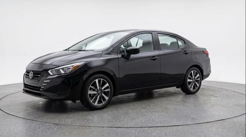 Super Black 2025 Nissan Versa 1.6 SV