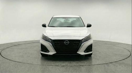Glacier White 2025 Nissan Altima SV FWD