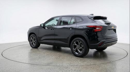 Mosaic Black Metallic 2025 Chevrolet Trax LT