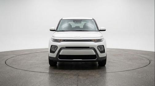 Snow White Pearl 2025 Kia Soul LX