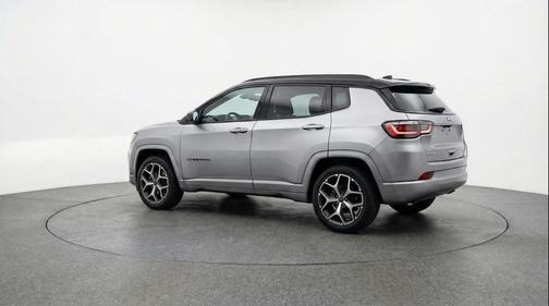 Silver Zynith Metallic Clearcoat 2025 Jeep Compass Limited