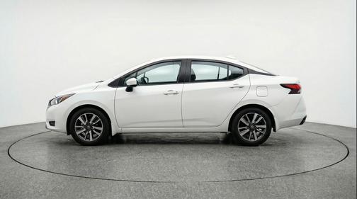 Aspen White Tricoat 2025 Nissan Versa 1.6 SV