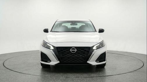 Glacier White 2025 Nissan Altima SV FWD