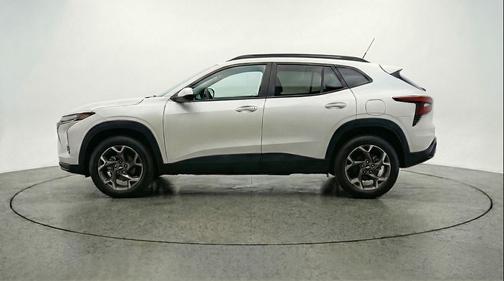 Summit White 2025 Chevrolet Trax LT