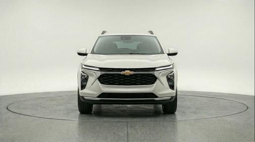 Summit White 2025 Chevrolet Trax LT