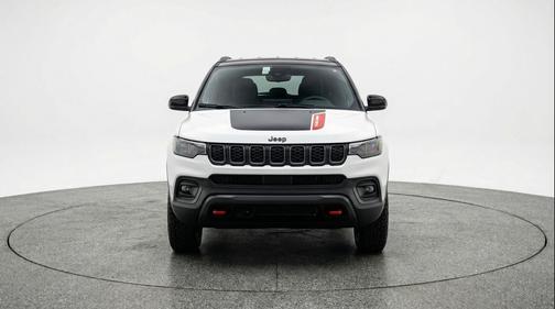 Bright White Clearcoat 2025 Jeep Compass Trailhawk