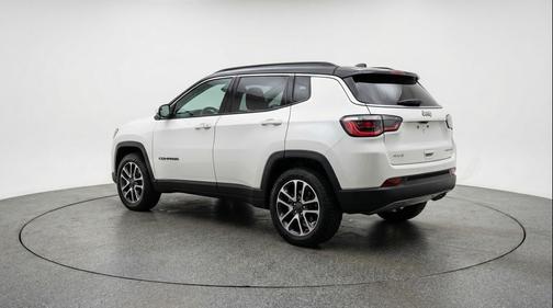 Bright White Clearcoat 2025 Jeep Compass Trailhawk
