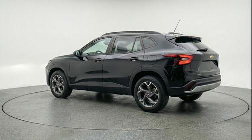Mosaic Black Metallic 2025 Chevrolet Trax LT