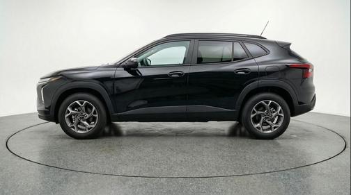 Mosaic Black Metallic 2025 Chevrolet Trax LT