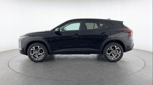 Mosaic Black Metallic 2025 Chevrolet Trax LT