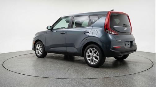 Gravity Gray 2025 Kia Soul LX