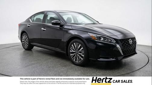 Super Black 2025 Nissan Altima SV FWD