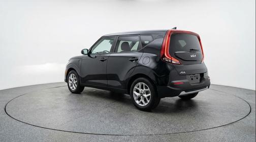 Fusion Black 2025 Kia Soul LX