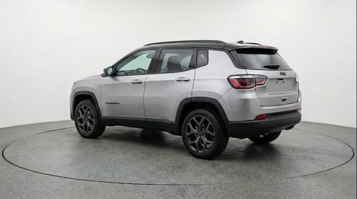 Silver Zynith Metallic Clearcoat 2025 Jeep Compass Limited