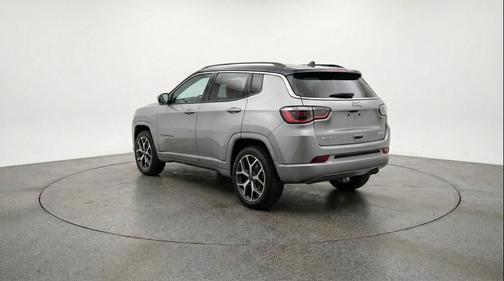Silver Zynith Metallic Clearcoat 2025 Jeep Compass Limited