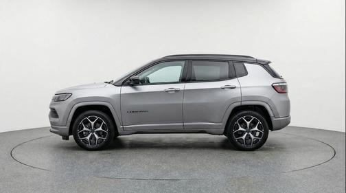 Silver Zynith Metallic Clearcoat 2025 Jeep Compass Limited