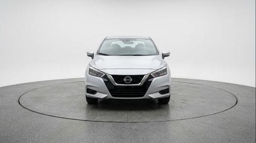Gun Metallic 2025 Nissan Versa 1.6 SV