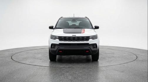 Bright White Clearcoat 2025 Jeep Compass Trailhawk