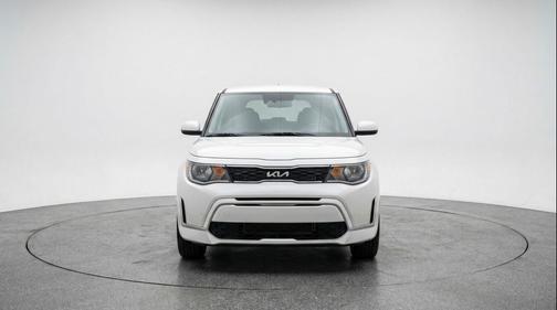 Snow White Pearl 2025 Kia Soul LX
