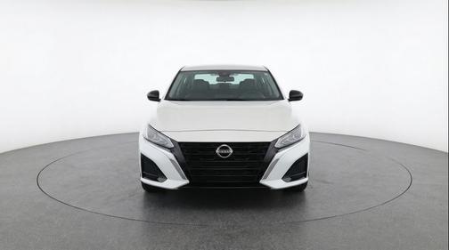 Glacier White 2025 Nissan Altima SV FWD