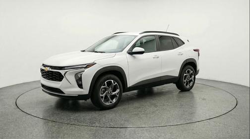Summit White 2025 Chevrolet Trax LT