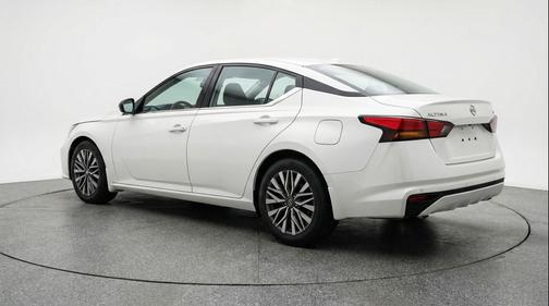 Glacier White 2025 Nissan Altima SV FWD