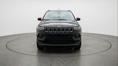 Diamond Black Crystal Pearlcoat 2025 Jeep Compass Latitude