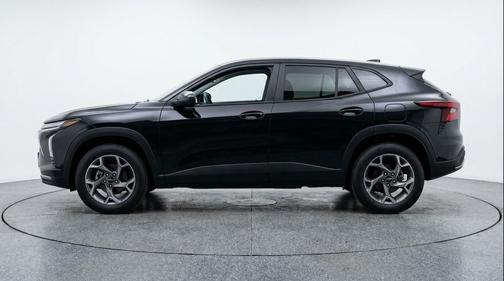 Mosaic Black Metallic 2025 Chevrolet Trax LT