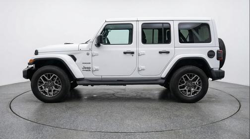 Bright White Clearcoat 2025 Jeep Wrangler 4-Door Sahara 4x4
