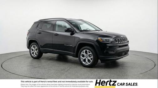 Diamond Black Crystal Pearlcoat 2025 Jeep Compass Latitude