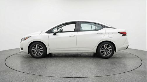 Aspen White Tricoat 2025 Nissan Versa 1.6 SV