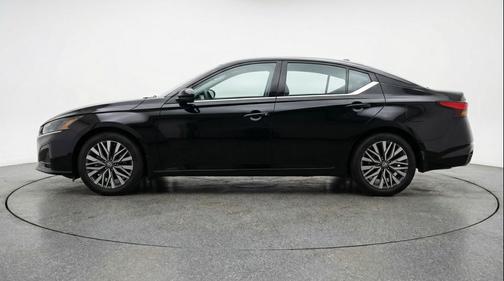 Super Black 2025 Nissan Altima SV FWD