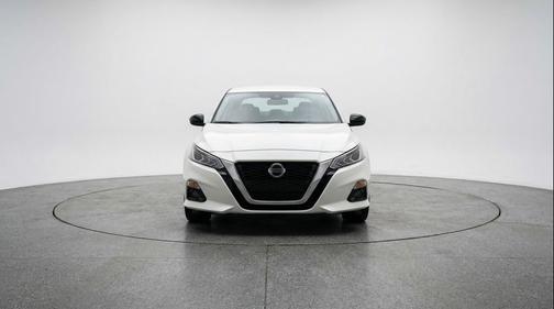 Glacier White 2025 Nissan Altima SV FWD