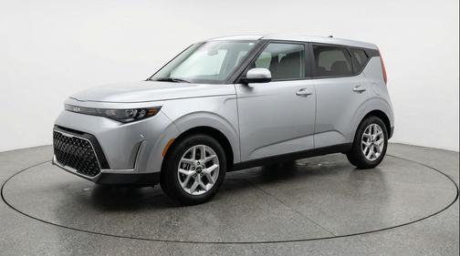 Steel Gray 2025 Kia Soul LX