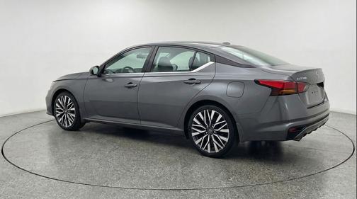 Gun Metallic 2025 Nissan Altima SV FWD