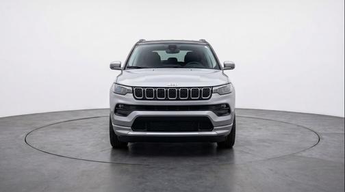 Silver Zynith Metallic Clearcoat 2025 Jeep Compass Limited