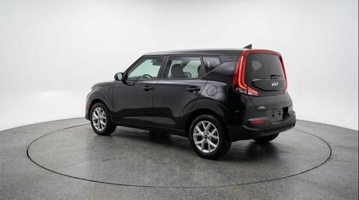 Fusion Black 2025 Kia Soul LX
