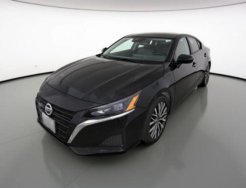 Super Black 2025 Nissan Altima SV FWD