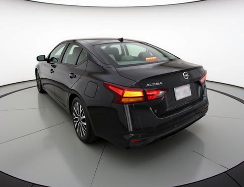Super Black 2025 Nissan Altima SV FWD
