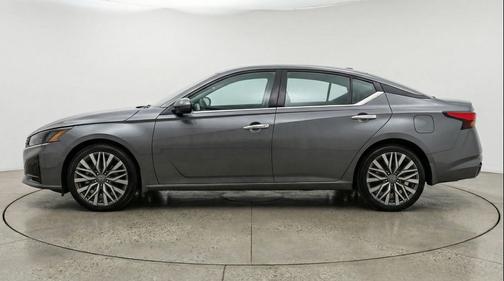 Gun Metallic 2025 Nissan Altima SV FWD