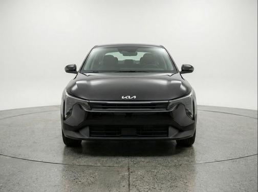Aurora Black Pearl 2025 Kia K4 LXS