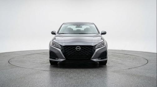 Gun Metallic 2025 Nissan Altima SR FWD