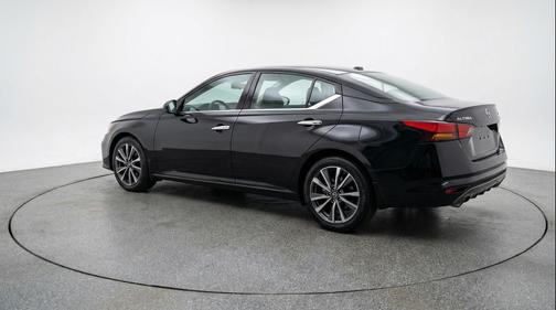 Super Black 2025 Nissan Altima SV FWD