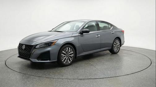 Gun Metallic 2025 Nissan Altima SV FWD