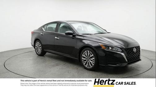 Super Black 2025 Nissan Altima SV FWD
