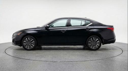Super Black 2025 Nissan Altima SV FWD