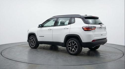 Bright White Clearcoat 2025 Jeep Compass Trailhawk